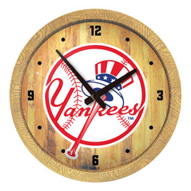 New York Yankees: "Faux" Barrel Top Clock, FNB-MBNYYS-560-01 New York Yankees: "Faux" Barrel Top Clock, FNB-MBNYYS-560-01